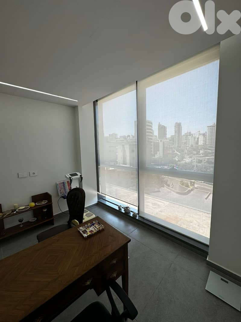 Prime location and great condition office for rent in Dekweneh 0