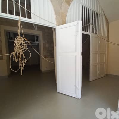 Shop with qanaters in Zalka for sale