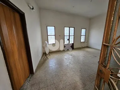 Apartment & Shop for sale in Mrouj شقة ومحل للبيع في المروج