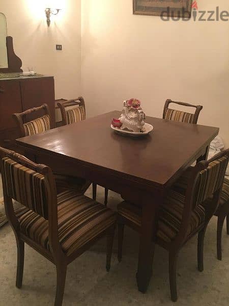 Dining table 0