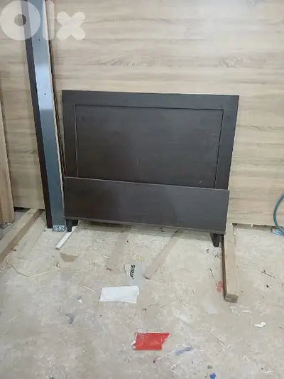 تخت مفرد ونص جديد من المعمل