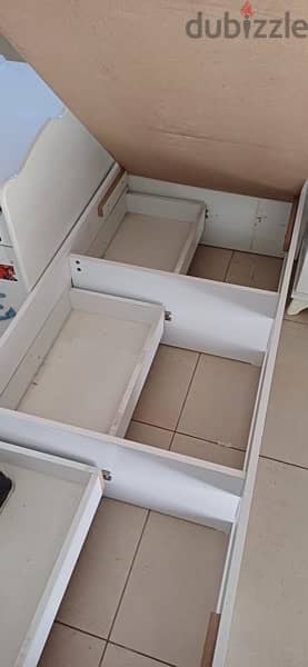 used twins bedroom 0