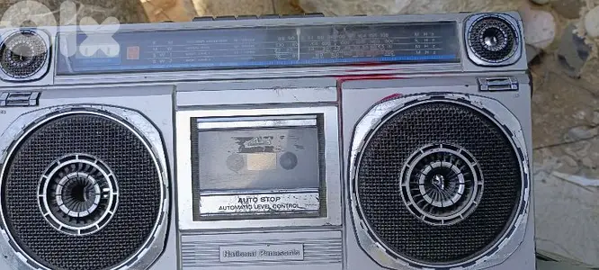 National Panasonic  MODEL NO. RX-4960F مسجلة قديمة من سنة 1980