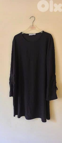 Dresses and tops multiple colours and sizes 6