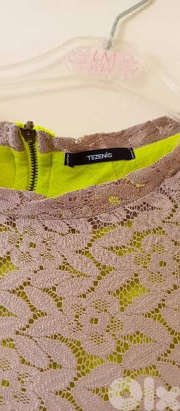 Dresses and tops multiple colours and sizes 16