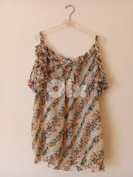 Dresses and tops multiple colours and sizes 8