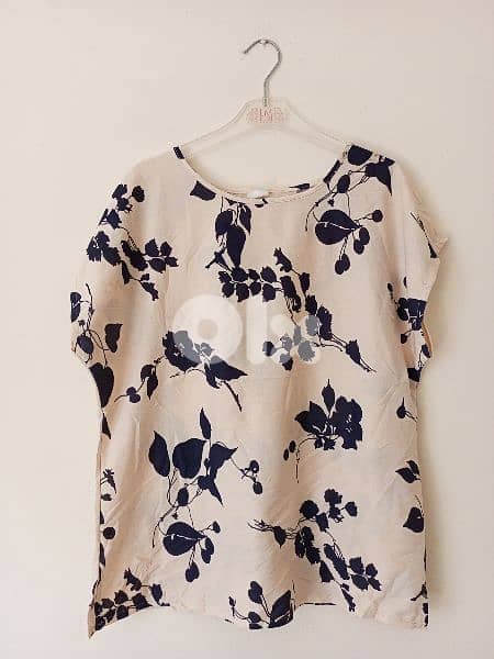 Dresses and tops multiple colours and sizes 10