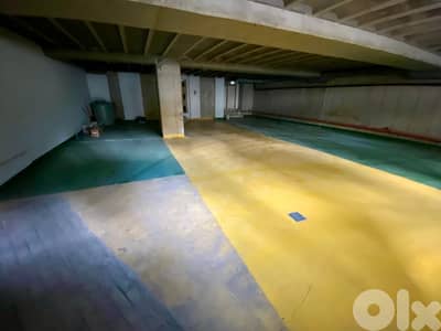 WAREHOUSE IN ACHRAFIEH SUITABLE FOR A GYM 300SQ , AC-110