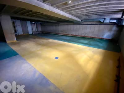WAREHOUSE IN ACHRAFIEH SUITABLE FOR A GYM 300SQ , AC-110