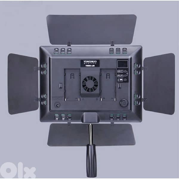 Yongnuo YN-600LC with adapter and remote 1