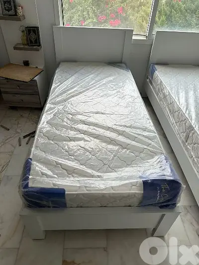 تخت مفرد 96 سم مع فرشة