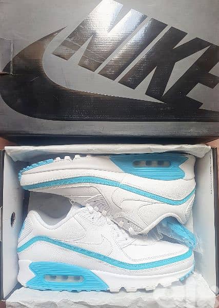 Undefeated x Air max 90 White/ Blue furry 0