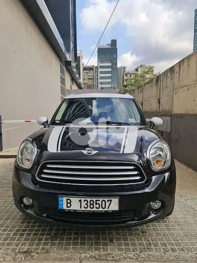 MINI Cooper Countryman Black One Owner Company source