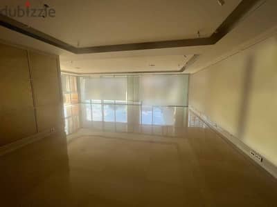 SPACIOUS APARTMENT IN DOWNTOWN PRIME (250SQ) 3 MASTER BEDS , (BTR-195)
