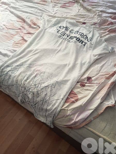 Philipp plein medium weed shirt/تيشيرت فيليب بلين أصليه سعر خاص 1