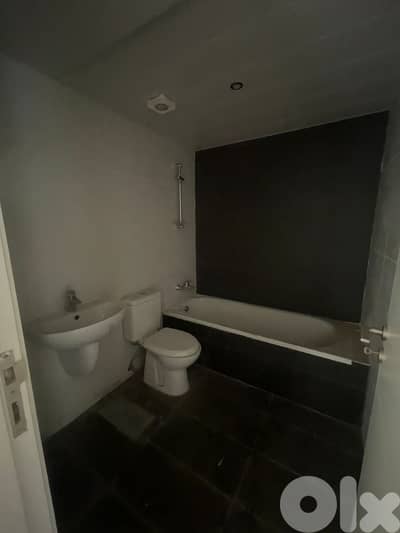 AMAZING APARTMENT IN AIN EL REMMANEH PRIME (180Sq) 3 BEDS, (AR-151)