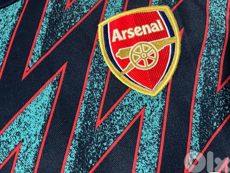arsenal bergkamp 10 history kit limited edition 3
