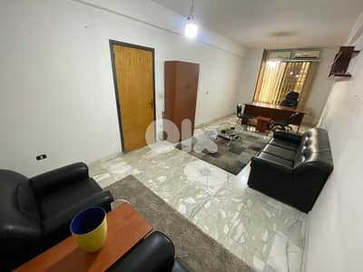 Furnished office for rent in rabieh مكتب مفروش للإيجار في الرابية