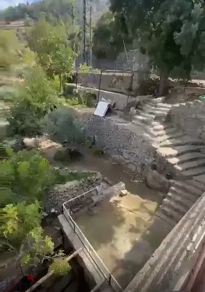 Beautiful land in beiteddine with house