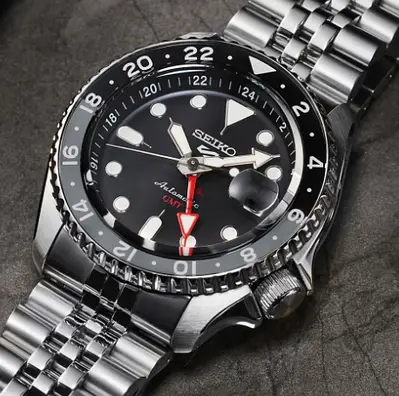 Seiko 5 GMT automatic  - like new