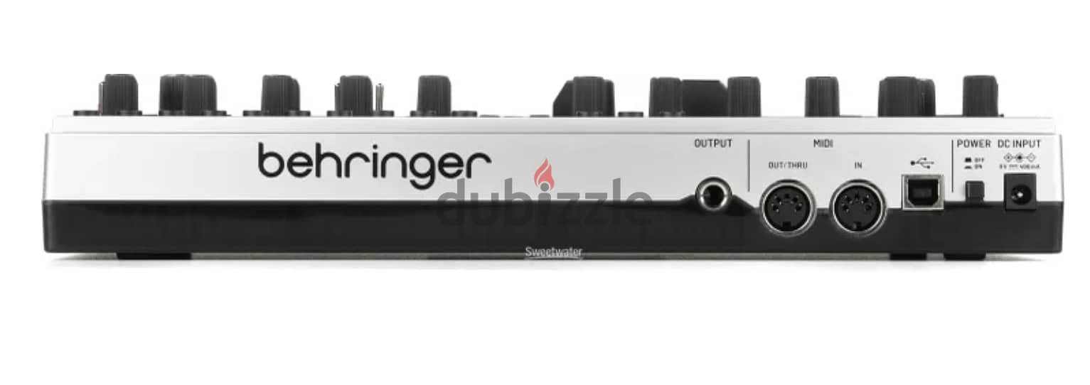 Behringer TD3 MO Acid Synth  (Silver) 2