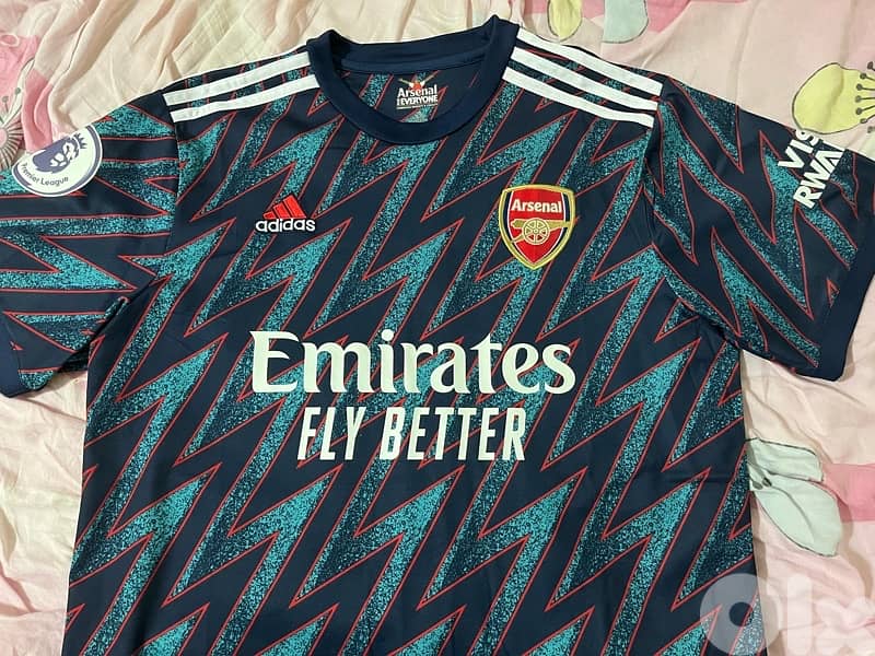 arsenal bergkamp 10 limited edition adidas third  jersey 4