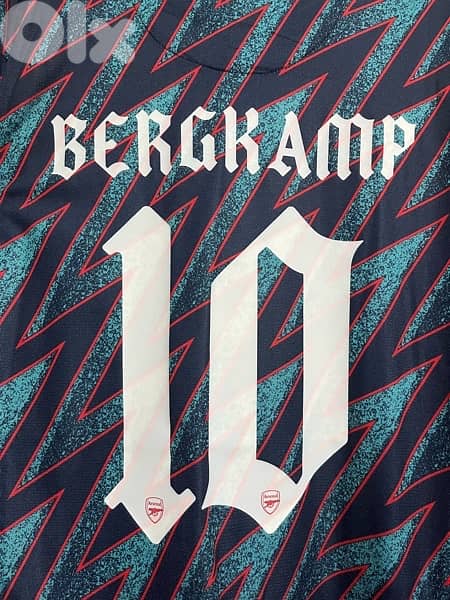 arsenal bergkamp 10 limited edition adidas third  jersey 6