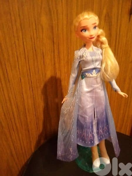 SINGING QUEEN ELSA FROZEN 2 Great doll: Into the unknown, French=26$ 4