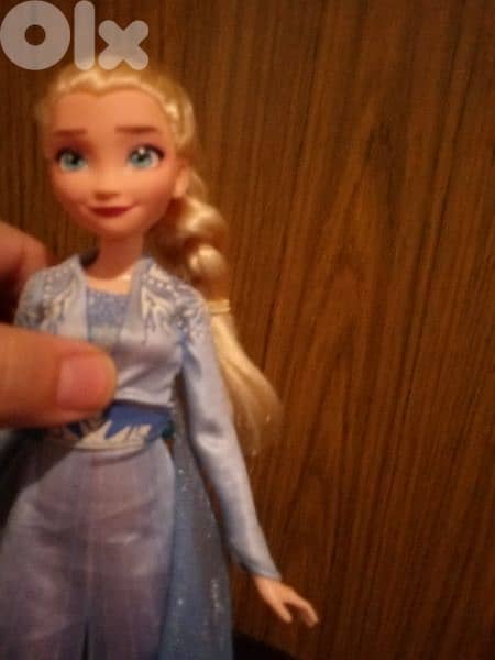 SINGING QUEEN ELSA FROZEN 2 Great doll: Into the unknown, French=26$ 3