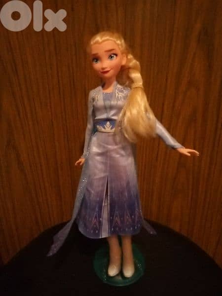 SINGING QUEEN ELSA FROZEN 2 Great doll: Into the unknown, French=26$ 0