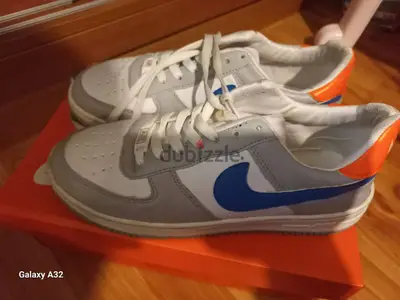 NIKE AIR FORCE GREY SIZE 40