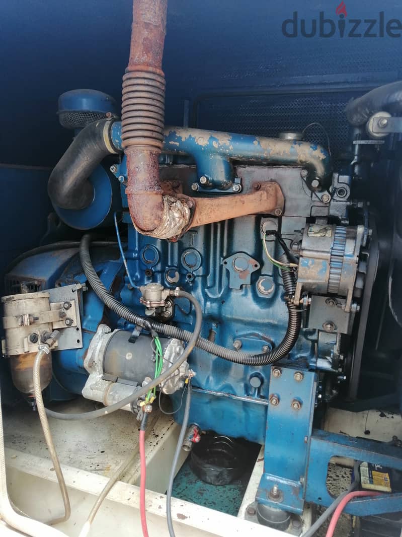3900$   Perkins 40kw. مولد خارق. م 10