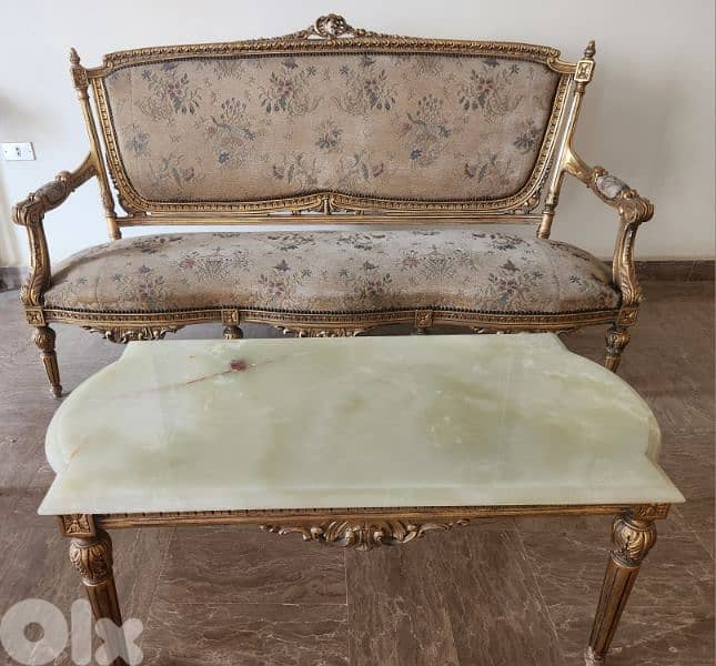 Classical living room 0