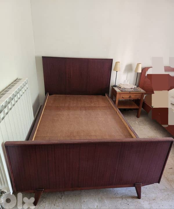 Single bed 0