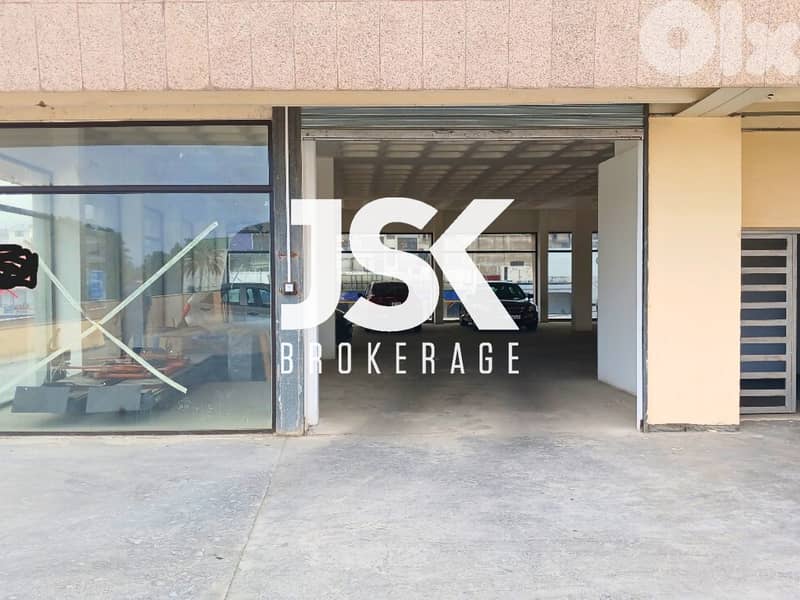 L15632-An Open Space Showroom for Rent In Dora. 0