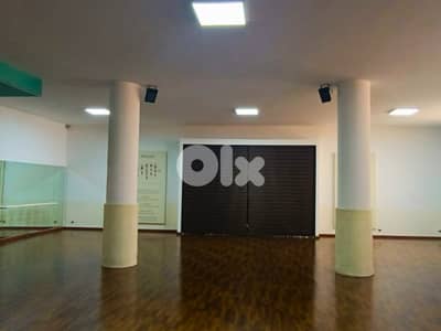 L16133-A Showroom For Rent In The Heart Of Sahel Alma