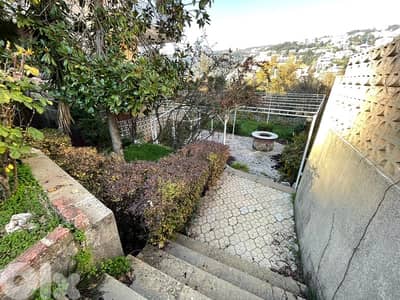 Stone villa with large garden for restaurant and events guest house