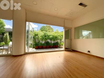 RAO26-4904 Office 325 m2 for rent in Sin l Fil, $ 2,500 cash
