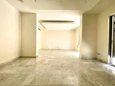 RAO26-4886 Office 250m for rent in Achrafieh, $ 1,500 cash