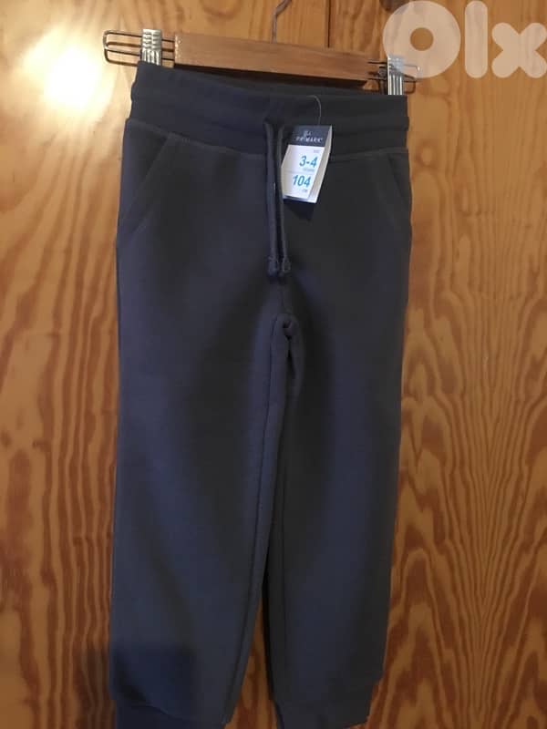 2 nouveaux survêtements 3-4 ans à 10$ les 2 0