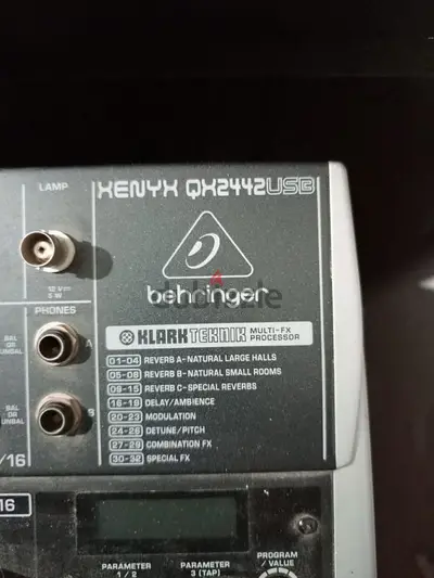 Mixer Behringer QX2442 USB like new