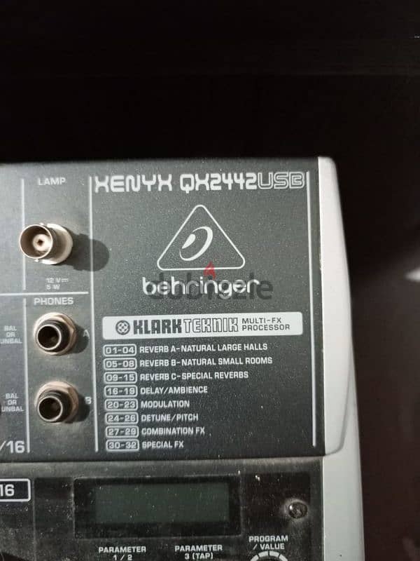 Mixer Behringer QX2442 USB like new 0