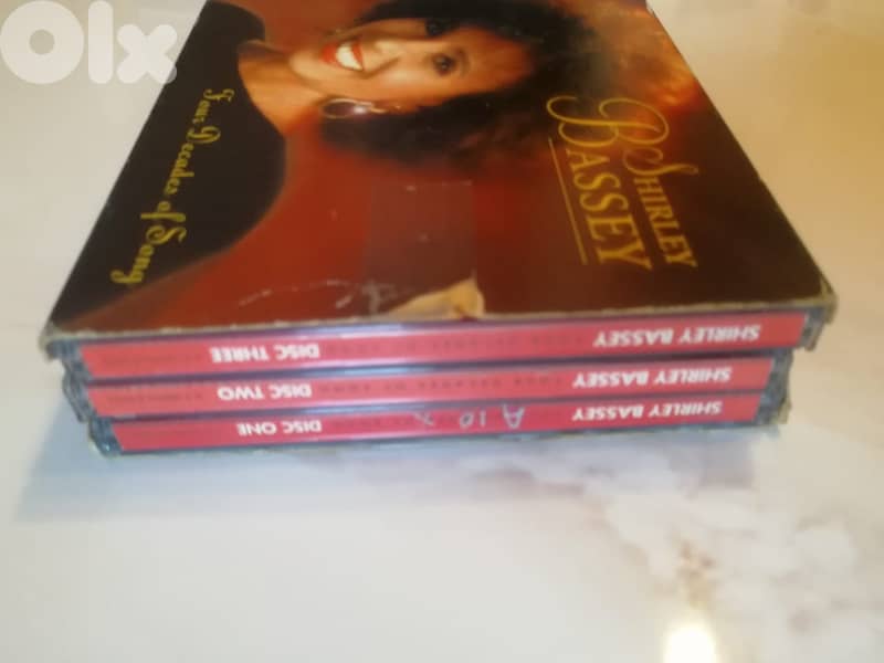 Shirley Bassey Four decades of songs on 3 cds box set 2