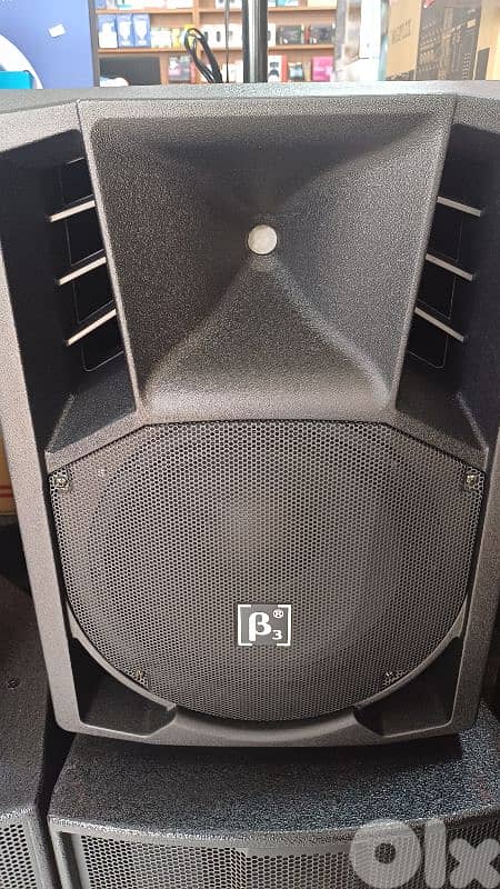 powered speaker b3 15 inch new in box 0
