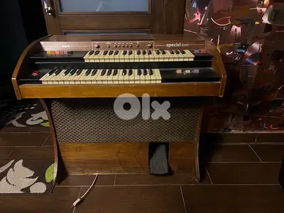 piano old