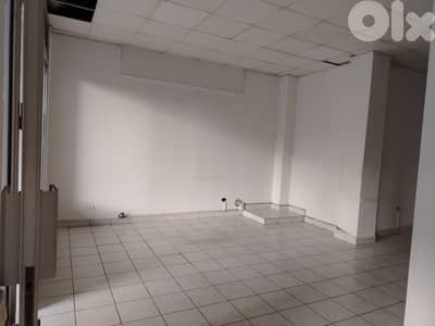 350 SQM Prime Location Warehouse in Jdeideh , Metn