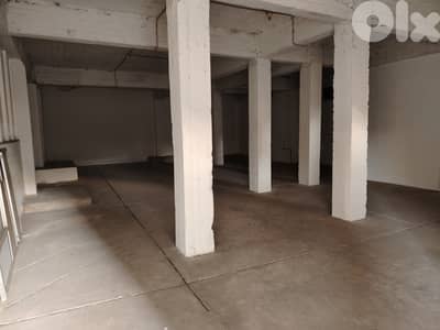 350 SQM Prime Location Warehouse in Jdeideh , Metn