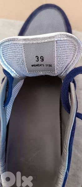 hogan sneakers . as good as new. size 39 2