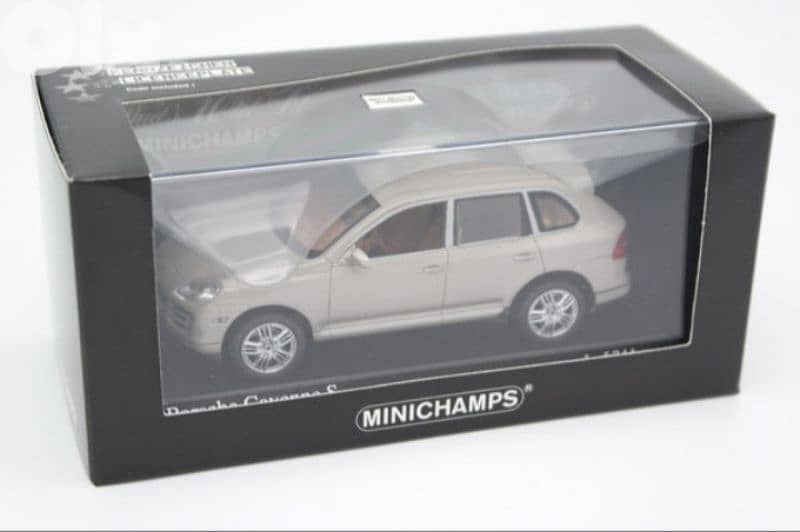 Porsche Cayenne S diecast car model 1;43. 3