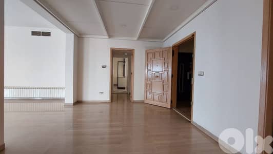 Spacious apartment for sale in Rabieh شقة واسعة للبيع في الرابية